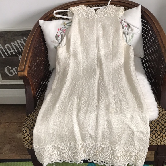 La Chateau detailed dress - Picture 2 of 8